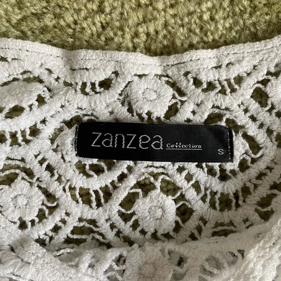 Short sleeved gray lace top - Picture 3 of 3